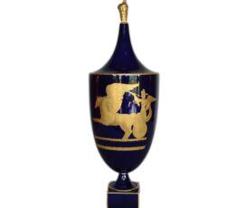 Triumphus Fortunae, urna con coperchio, H 50 cm (senza coperchio 33 cm), D 17 cm, porcellana, Società Ceramica Richard-Ginori, 1930