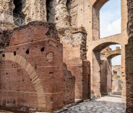 Parte terminale della via Tecta-Clivo della Vittoria vista da est (© Stefano Castellani)