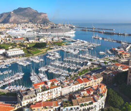 Il Palermo Marina Yachting e la vista della Cala e di Monte Pellegrino (© Autorità di Sistema portuale del Mare di Sicilia occidentale)