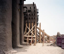 Grande moschea di Djenné, Mali, il più grande edificio al mondo in adobe, 2010 (© Bas Princen)