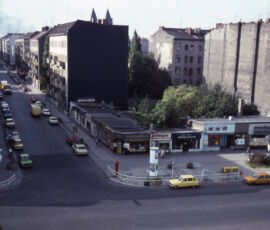Una foto del 1980 mostra lo stato del lotto in cui di lì a pocco sarebbe interventuo Siza col suo progetto per l'IBA
