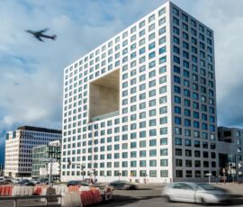 D-square Building di Paul Bretz Architects con Moreno Architecture