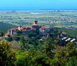 Vista del centro storico di Capalbio (foto di Andrea De Maria)