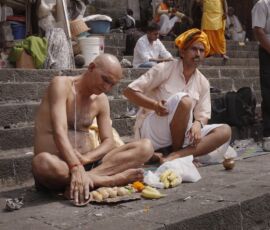 Still da The Sense of Tuning di Bêka & Lemoine con Bijoy Jain. Milano Design Film Festival 11, Official Selection, AFA Feature