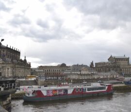 Vista della Altstadt dall'Augustusbrücke, a sin. la cattedrale a dx. il teatro dell'opera di Gottfried Semper
© Daniela Völkel-Hundt