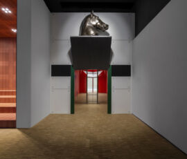 A Napoli, in piazza Cavour, nella stazione Museo della metropolitana 2001 - Alessandro Saletta, DSL Studio © Triennale Milano