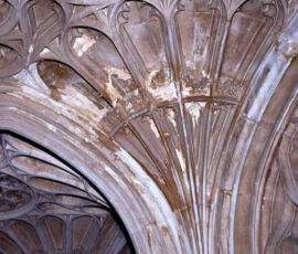 Particolare di danni da infiltrazioni d’acqua (House of Lords/House of Commons)