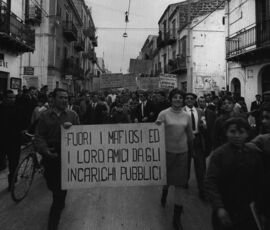 Marcia di protesta a Partinico,
© Archivio Danilo Dolci