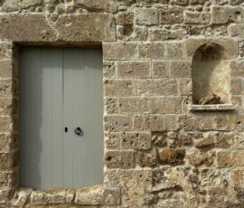 Ingresso della Torre 67, Lecce (© Studio Aires Mateus)