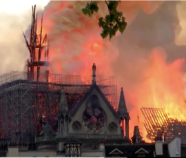 Il crollo della guglia di Notre Dame 2019, Parigi