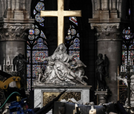 La Pietà di Coustou, Notre Dame, Parigi