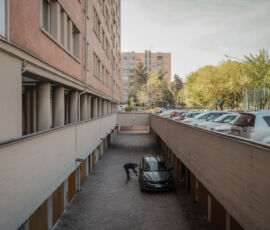 Spazi di pertinenza condominiali a Bologna (© Gianluca Rizzello)
